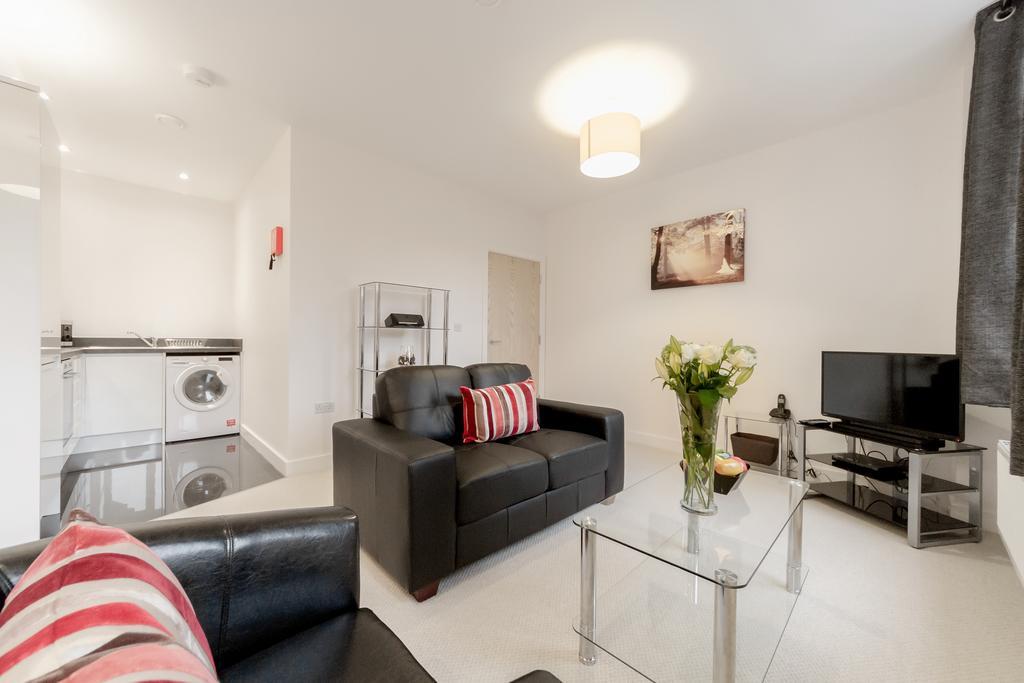 Roomspace Serviced Apartments - Nouvelle House サットン エクステリア 写真